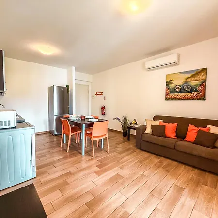 Indie Fronte Mare Rif A782 Cupra Marittima